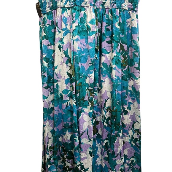 Taylor Plus Size blue white multi colored floral V-Neck Chiffon Dress - Picture 7 of 11